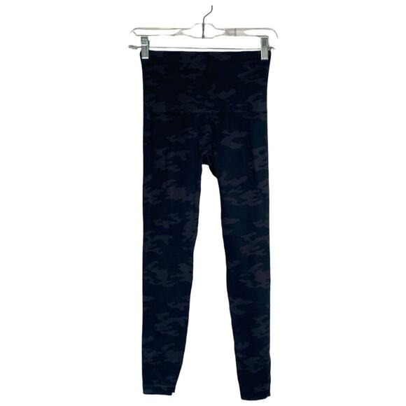 SPANX Look at Me Now Seamless Camo Legging Size Medium - Picture 2 of 6